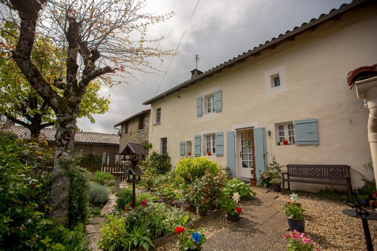 La Maison Des Fleurs Montembœuf エクステリア 写真
