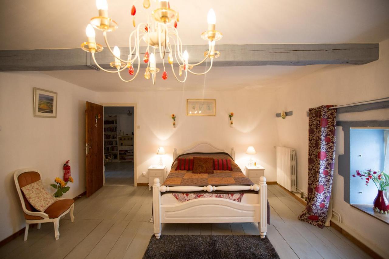 La Maison Des Fleurs Montembœuf エクステリア 写真