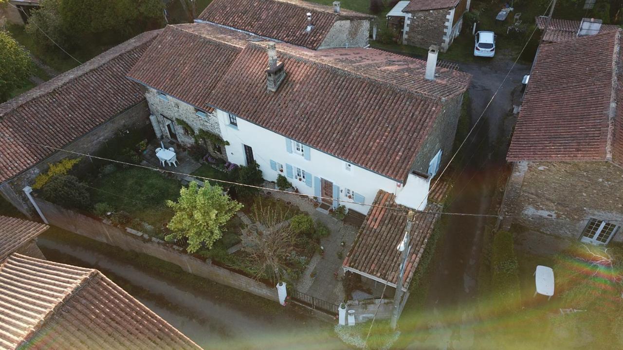 La Maison Des Fleurs Montembœuf エクステリア 写真
